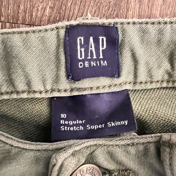 2 pairs Gap Size 10 Skinny. Excellent Condition. Only hung dried/Length Great. - Picture 3 of 4
